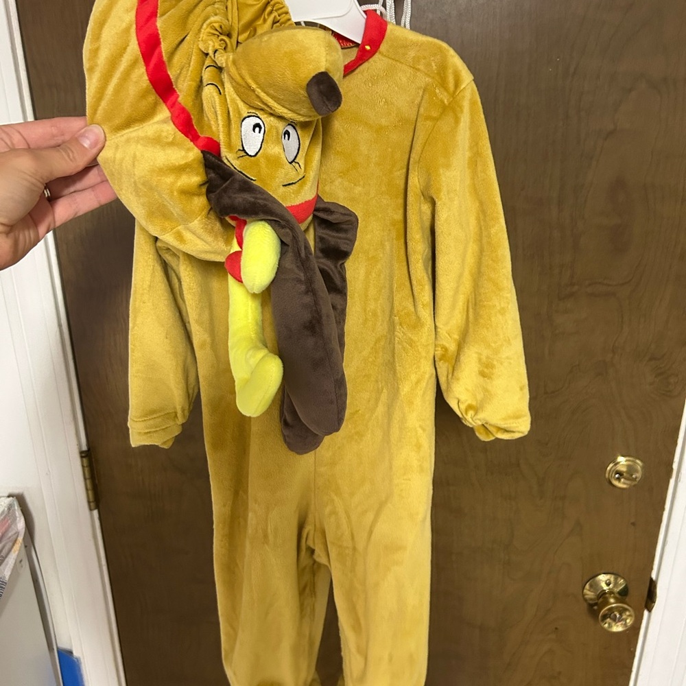 Kids Max the Dog costume from the Grinch